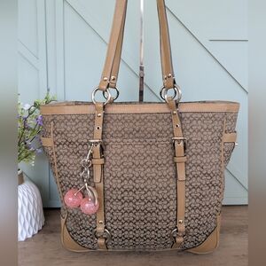 Coach Signature Gallery Tote